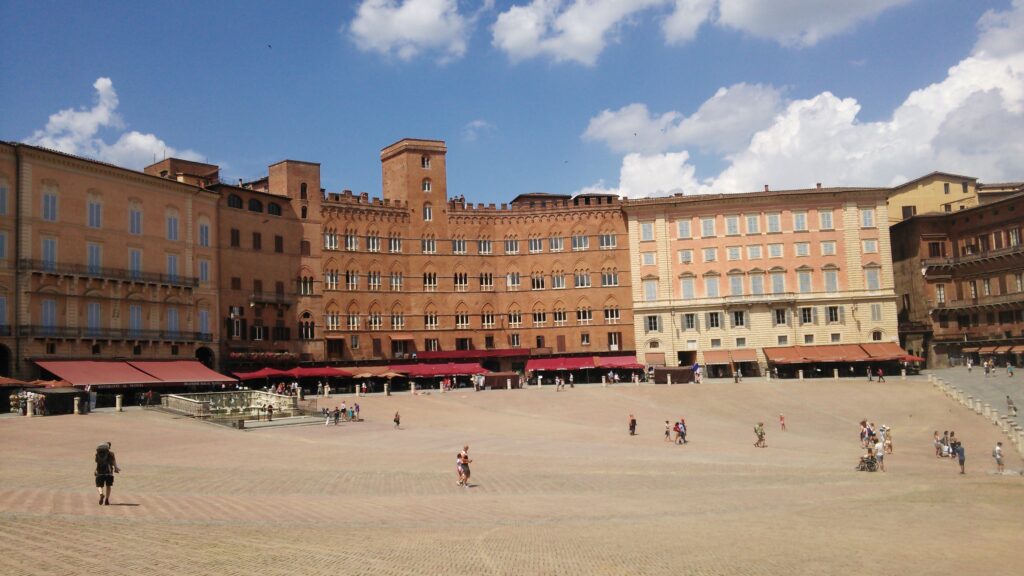 イタリア
シエナ
カンポ広場