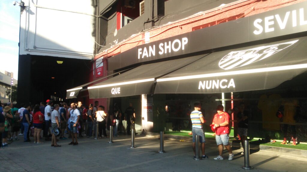 スペイン
セヴィージャFC
ファンショップ