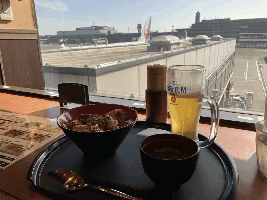 成田空港
定食屋
豚丼
ビール
出発ゲート