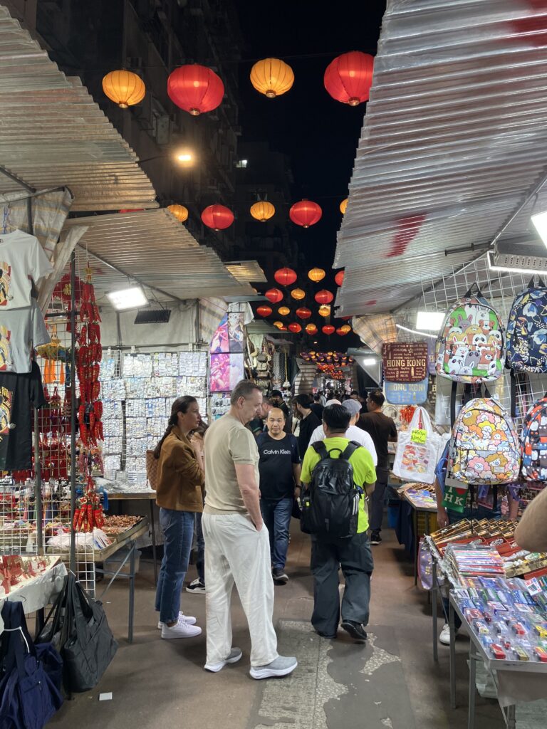 香港 廟街夜市 男人街 Temple Street Night Market 九龍地区
