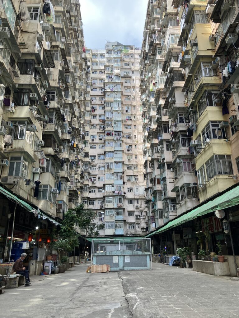 香港 モンスター・マンション 益昌大廈 Yick Cheong Building