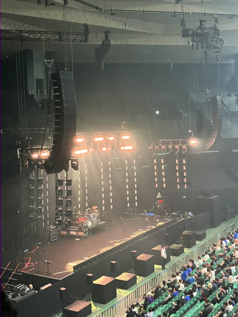 日本武道館
内部
２階
西側
スタンド席
開演前