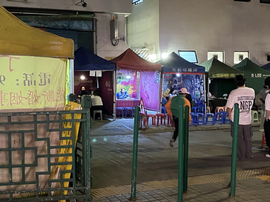 香港
油麻地
油麻地天后廟
占い小屋