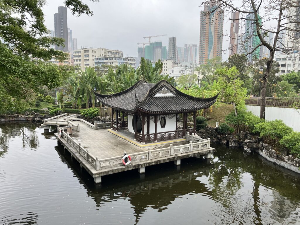 香港
九龍地区
九龍城砦公園
回遊式庭園
