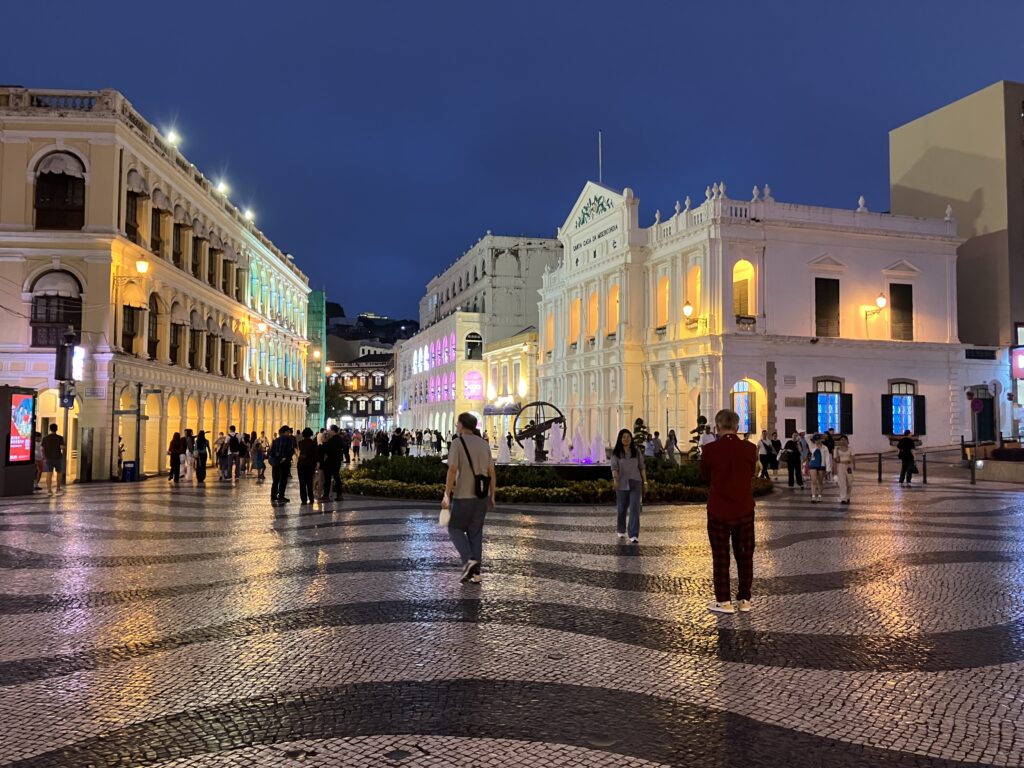 マカオ
セナド広場
マカオ歴史地区
夜
新馬路