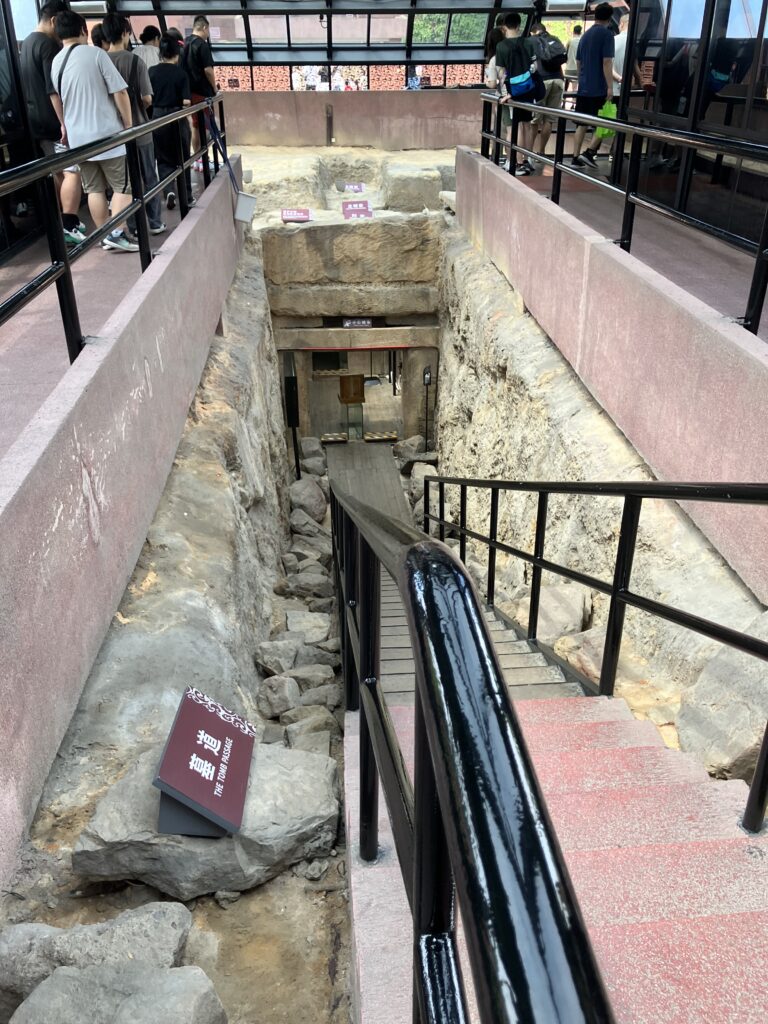 広州
南越王博物院
南越文王墓
階段
遺跡