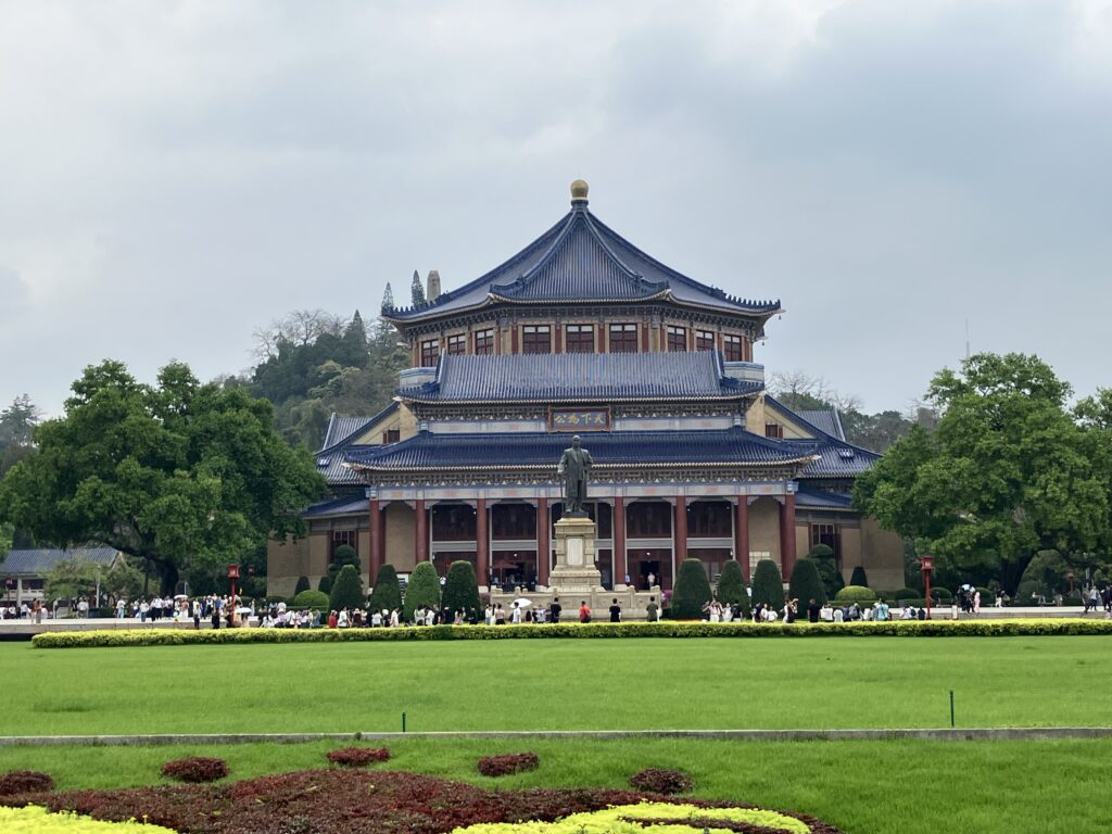 広州
中山紀念堂
庭園
孫文像
銅像