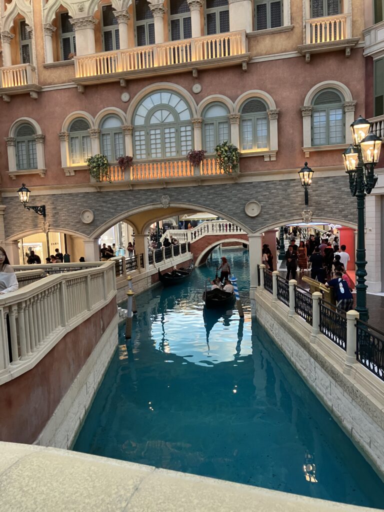 マカオ
タイパ島
ヴェネチアン・マカオ
運河
キャナル・ショッピングエリア