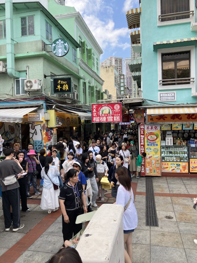 マカオ
タイパ島
官也街