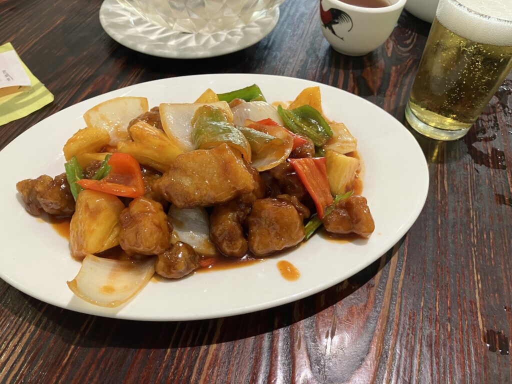 マカオ
昼食
酢豚