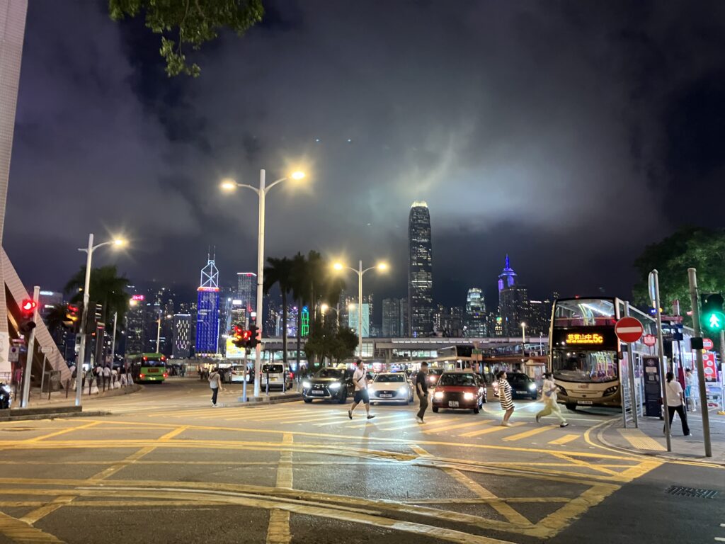 香港
スターフェリー
ビクトリア・ハーバー
夜景
バス・ターミナル
尖沙咀
