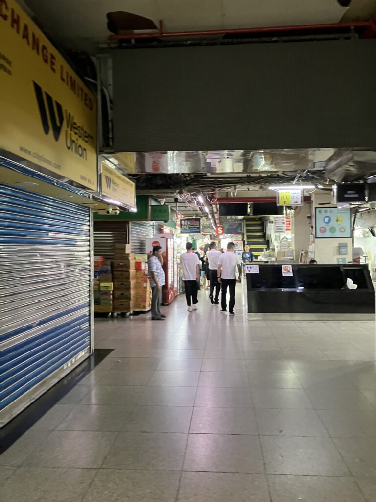 香港
九龍地区
尖沙咀
チョンキンマンション
重慶大厦
