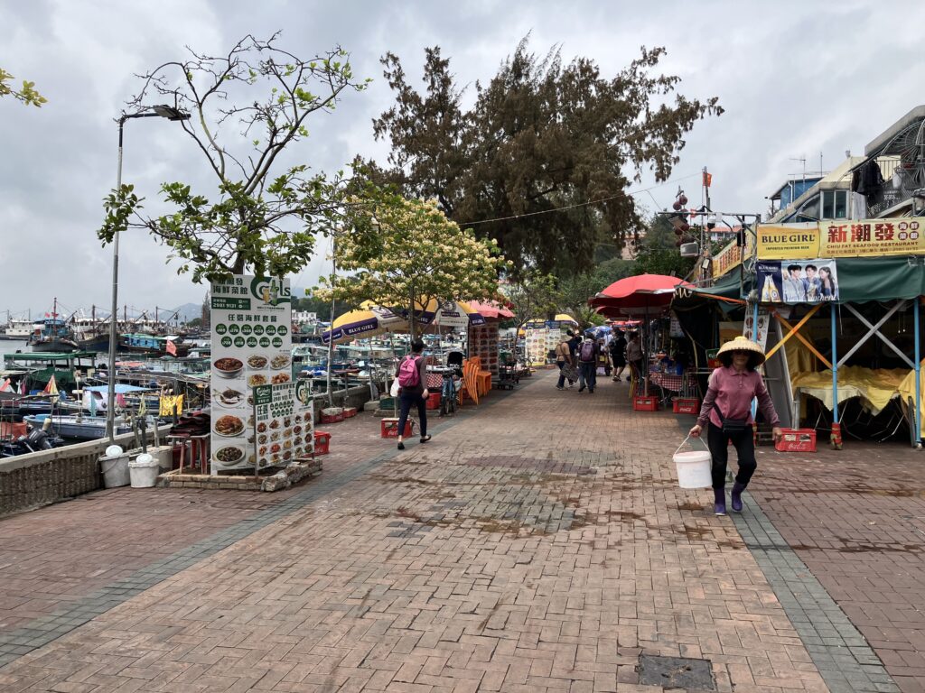 香港
長州島
長洲渡輪碼頭
食堂街