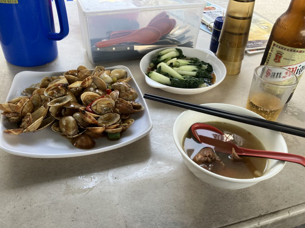 香港
長州島
食堂
ハマグリの酒蒸し